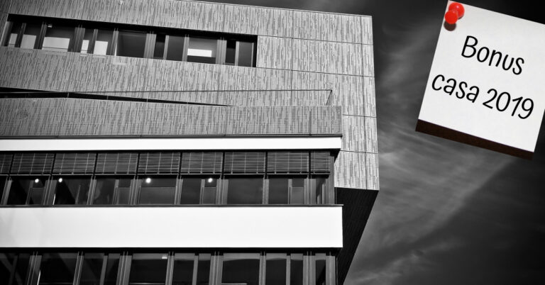 Un'immagine che ritrae giorno, architettura, edificio commerciale, materiale composito e sede centrale.