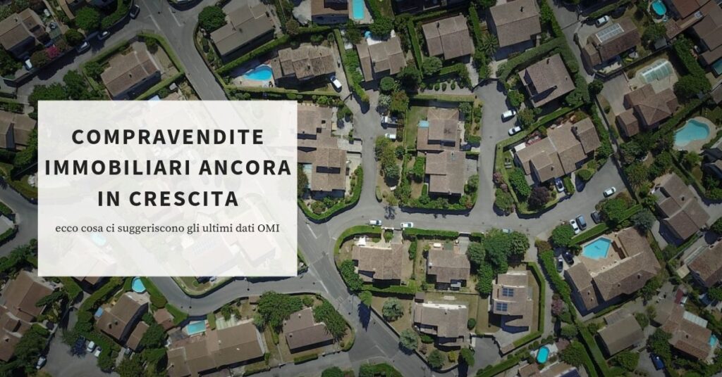 Un'immagine che ritrae vista a volo d'uccello, zona residenziale, quartiere, fotografia aerea e progettazione urbana.