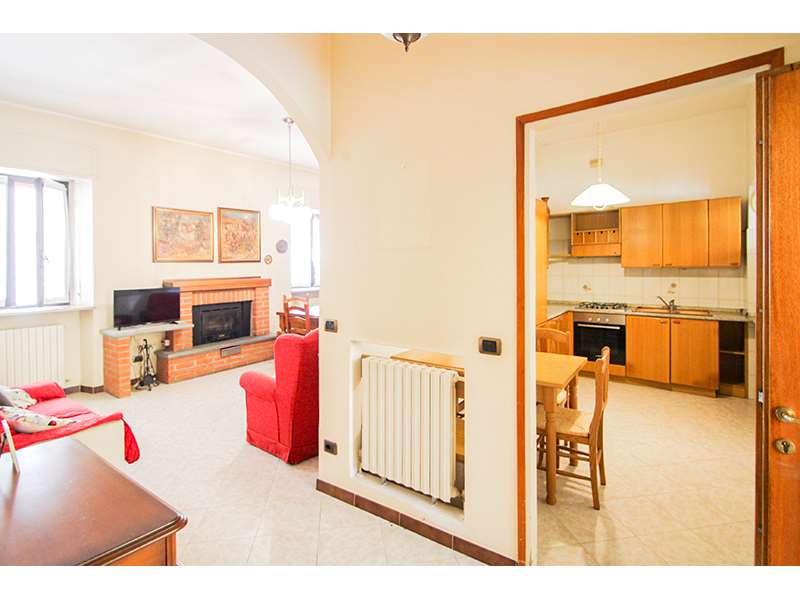 Un'immagine che ritrae pavimentazione, design d'interni, legna, pavimento e mobilia.