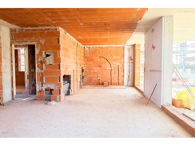 Un'immagine che ritrae parete, pavimento, pavimentazione, legna e soffitto.